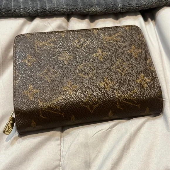 Louis Vuitton wallet - Picture 4 of 9